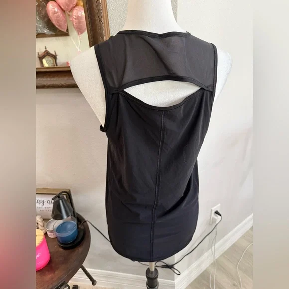Lululemon Sculpt Tank Top with mesh back - Picture 3 of 6